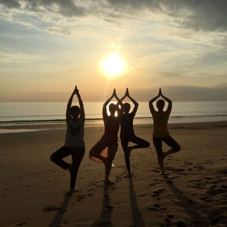 Yoga à la plage - Les Sables Vignier